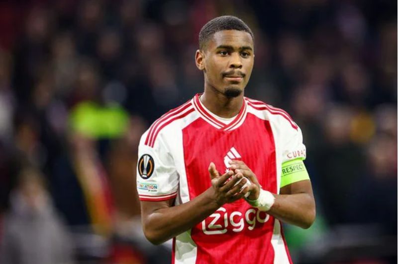 Jorrel Hato – Trung vệ trẻ triển vọng của bóng đá Hà Lan