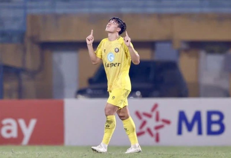 Nguyễn Ngọc Mỹ là trung vệ trẻ nổi bật của U19 Việt Nam, gây ấn tượng với lối chơi chắc chắn và điềm tĩnh