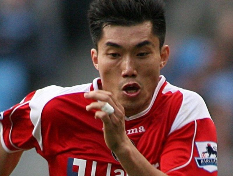 Zheng Zhi từng thi đấu ở châu Âu và góp phần nâng cao vị thế của bóng đá Trung Quốc 