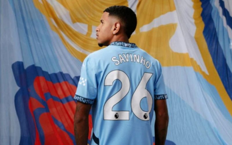 Anh gây ấn tượng mạnh nhờ tốc độ, kỹ thuật cá nhân khéo léo và khả năng tạo đột biến