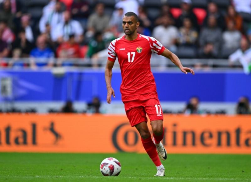 Salem Al-Ajalin là hậu vệ thép giàu kinh nghiệm của bóng đá Jordan