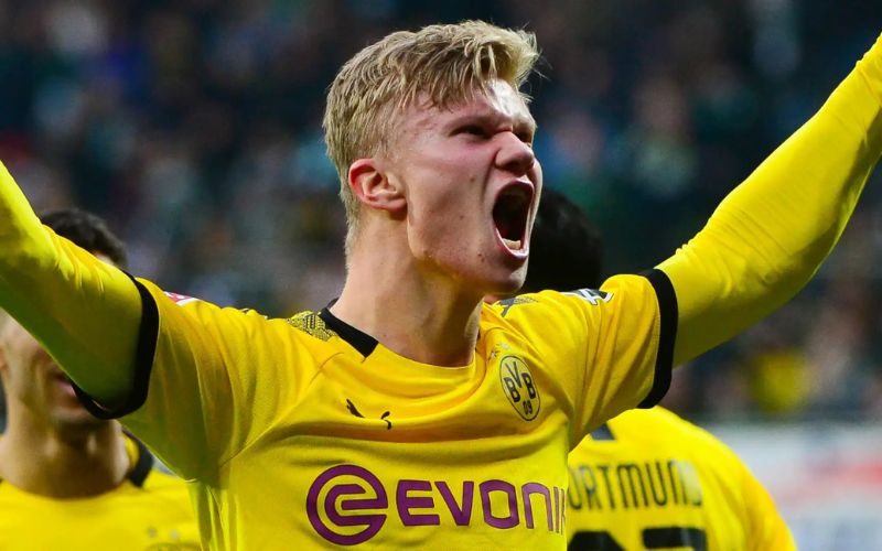 Haaland trong màu áo Dortmund ở Champions League 